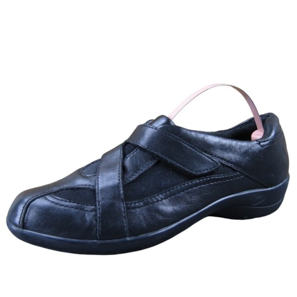 Clarks‎ Women's 6.5 Black Leather Mary Jane Walking Shoes Casual Comfort